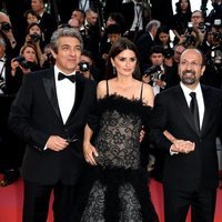 Ricardo Darín, Penélope Cruz, Asghar Farhadi y Javier Bardem en el Festival de Cannes de 2018