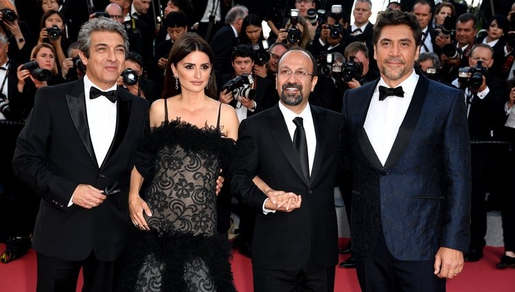 Ricardo Darín, Penélope Cruz, Asghar Farhadi y Javier Bardem en el Festival de Cannes de 2018