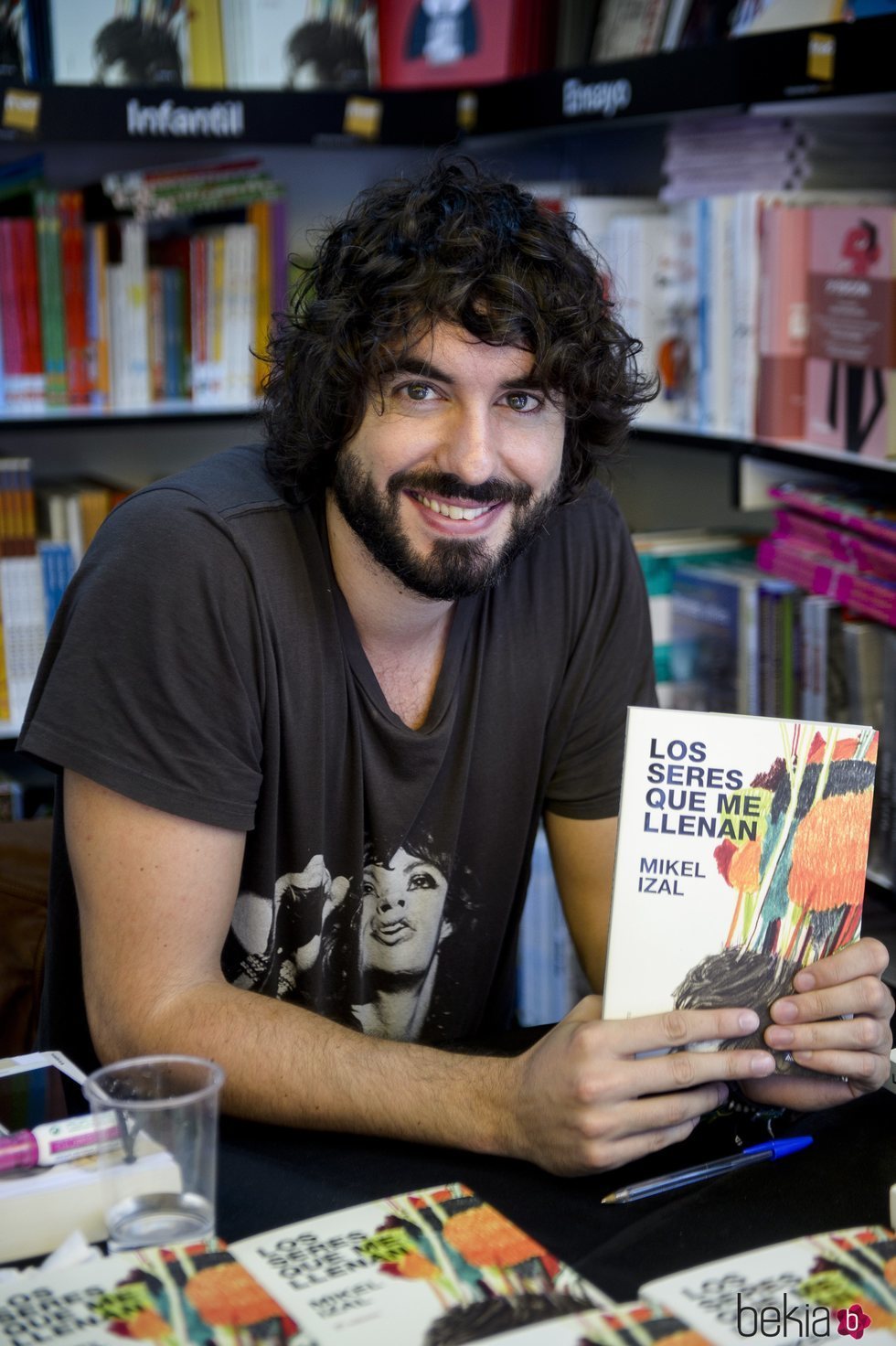 Mikel Izal durante la Feria del Libro en 2016