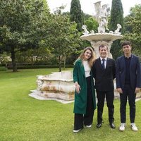 Alfred y Amaia con el embajador de España en Portugal antes de Eurovisión 2018