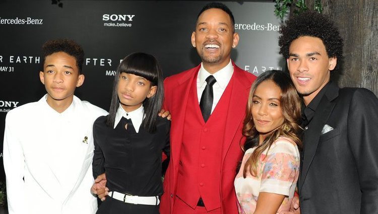 Will Smith y su esposa, Jada Pinkett Smith, junto a sus hijos