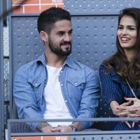 Isco Alarcón mirando con dulzura a Sara Sálamo en el Madrid Open 2018