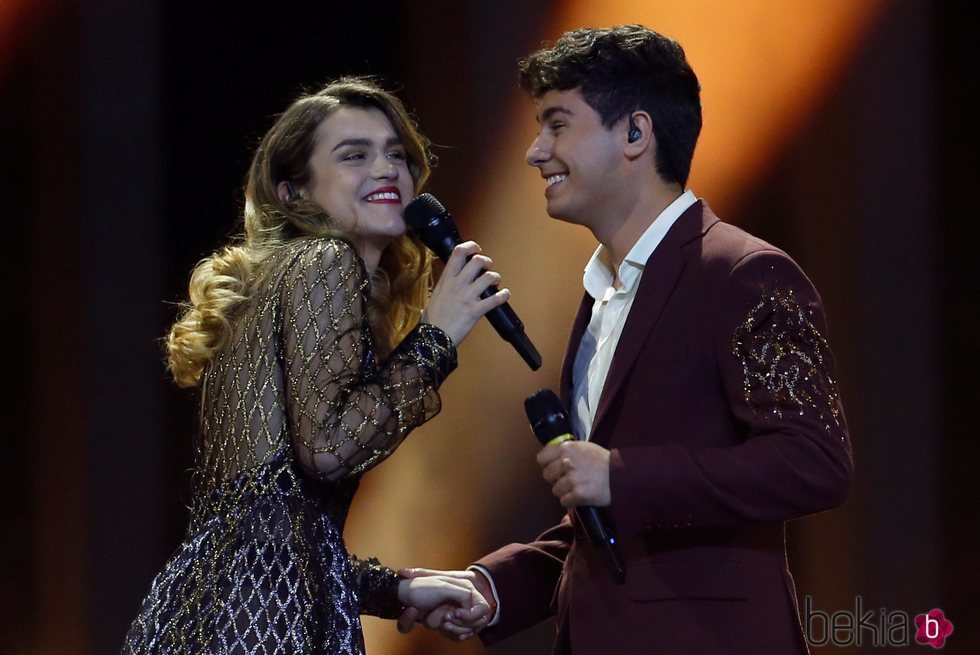 Amaia y Alfred durante su actuación en la final de Eurovisión 2018