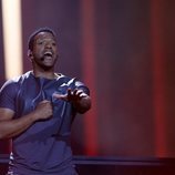 El representante de Austria Cesar Sampson durante su actuación en la final de Eurovisión 2018