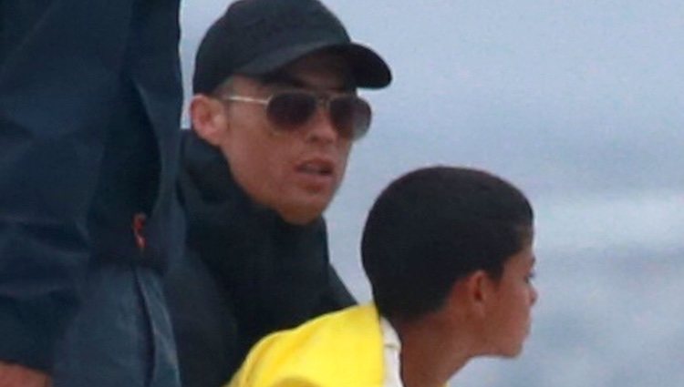 Cristiano Ronaldo abrazando a su hijo en Ibiza