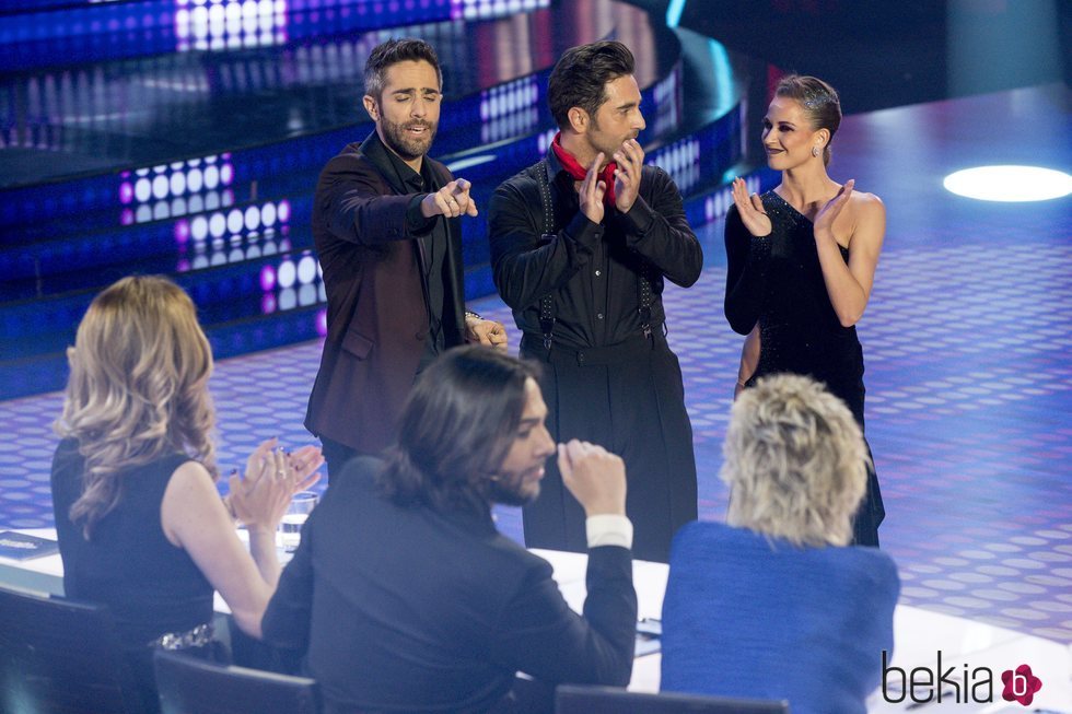 David Bustamante y Yana Olina compartiendo miradas cómplices en 'Bailando con las estrellas'