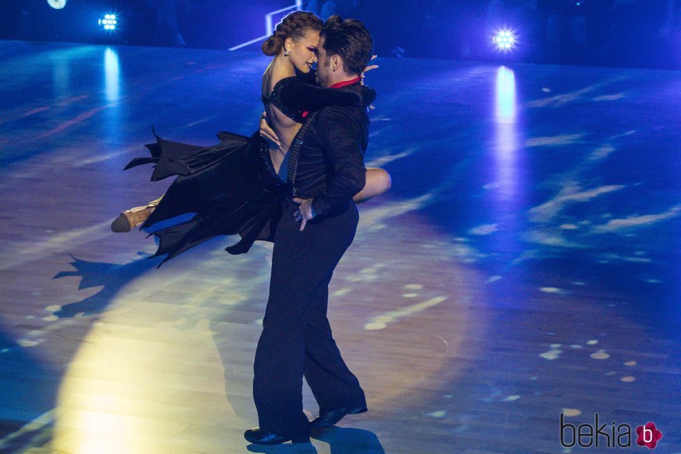 David Bustamante con Yana Olina en el escenario de 'Bailando con las estrellas'