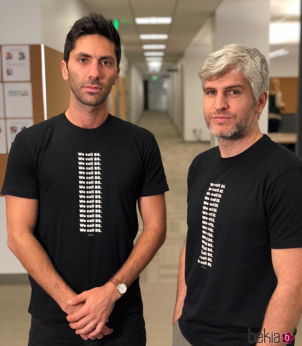 Nev Schulman con Max Joseph protestando contra las armas