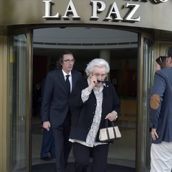 La Infanta Pilar y Fernando Gómez-Acebo en el entierro de Alfonso Moreno de Borbón