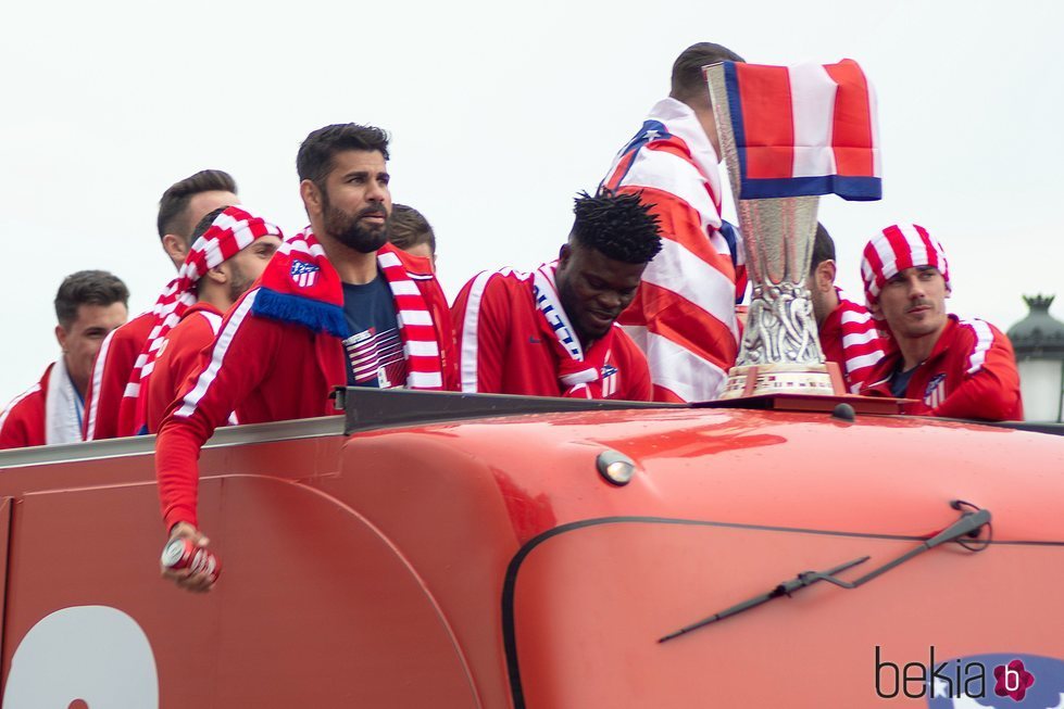 Diego Costa y Griezmann en el autobús del Atlético de Madrid