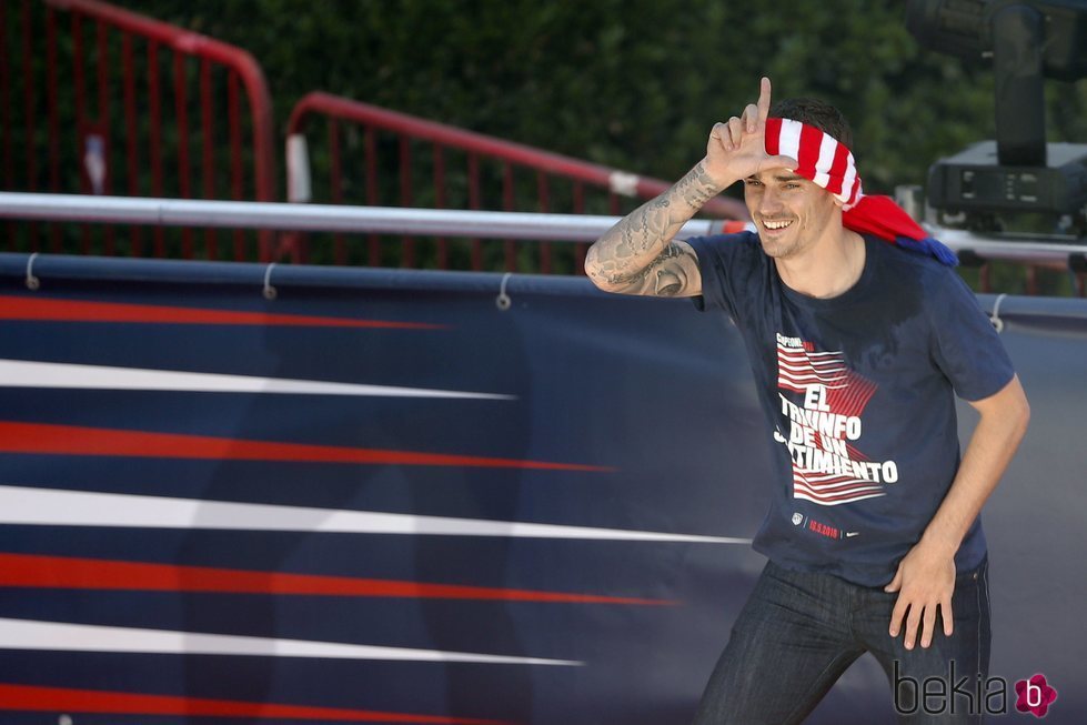 Griezmann en la celebración del Atlético de Madrid en Neptuno