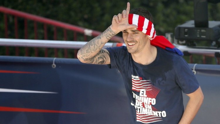 Griezmann en la celebración del Atlético de Madrid en Neptuno