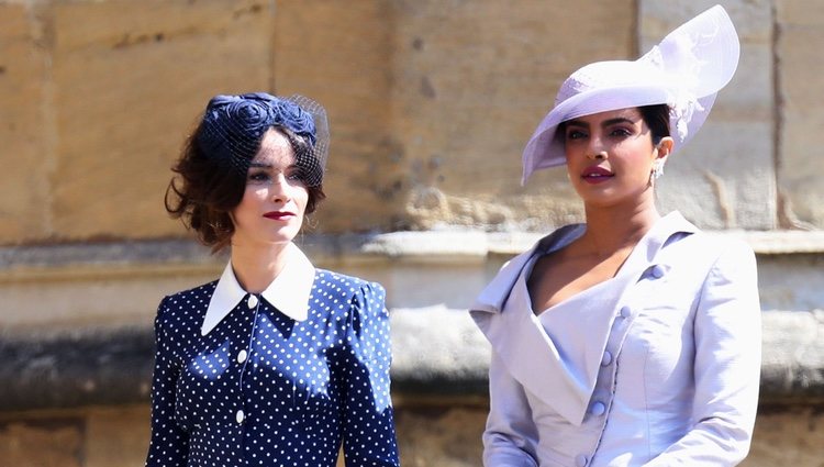 Abigail Spencer y Priyanka Chopra en la boda del Príncipe Harry y Meghan Markle