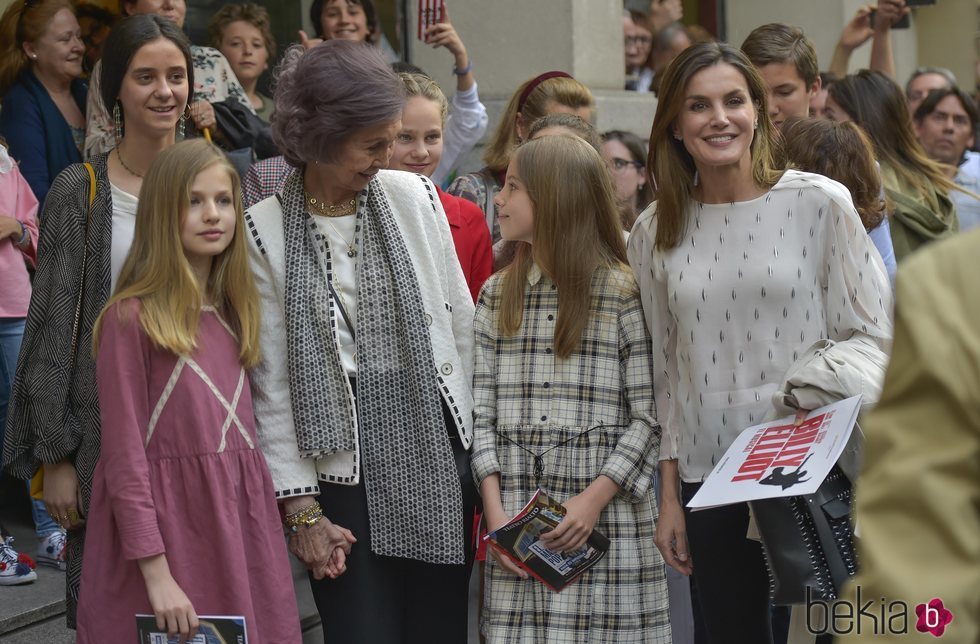 La Reina Sofía, muy cómplice con la Infanta Sofía junto a la Reina Letizia, la Princesa Leonor, Victoria de Marichalar e Irene Urdangarin