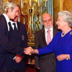 David Beckham saluda a la Reina Isabel II durante una recepción oficial