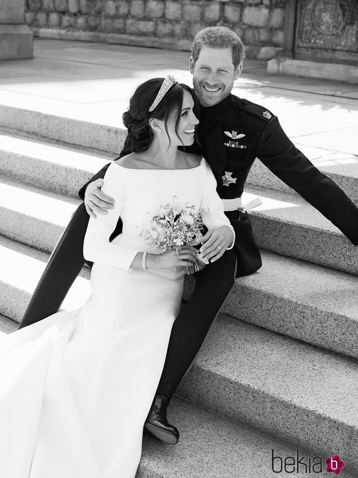 Los Duques de Sussex en su primera foto oficial tras convertirse en marido y mujer