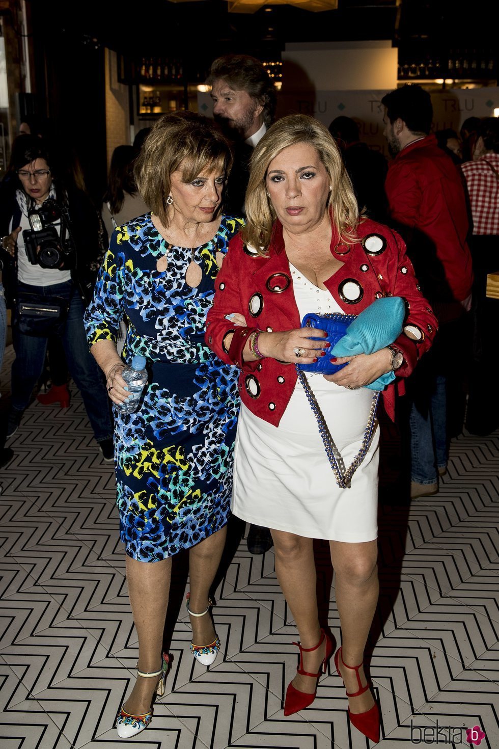 María Teresa Campos y Carmen Borrego llegando juntas a la presentación de la colección de joyas de Terelu Campos