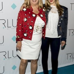 Carmen Borrego con su hija Carmen Almoguera en la presentación de la colección de joyas de Terelu Campos