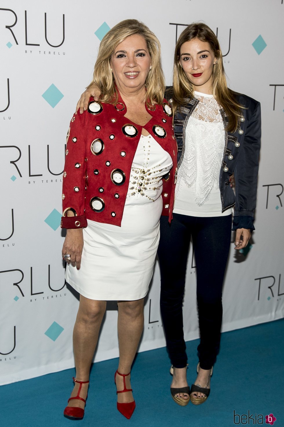 Carmen Borrego con su hija Carmen Almoguera en la presentación de la colección de joyas de Terelu Campos