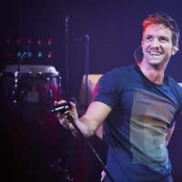 Pablo Alborán durante su actuación en el concierto de Los 40 Básico Opel Corsa