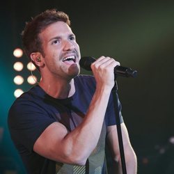 Pablo Alborán durante su concierto de Los 40 Básico Opel Corsa