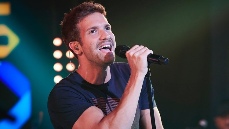 Pablo Alborán durante su concierto de Los 40 Básico Opel Corsa