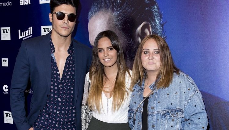 Kiko Jiménez, Gloria Camila y Rocío Flores en un concierto de Pitingo