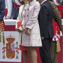 La Reina Letizia presidiendo el desfile de las Fuerzas Armadas en Logroño