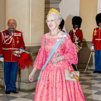 La Reina Margarita de Dinamarca en la cena de gala del 50 cumpleaños de Federico de Dinamarca