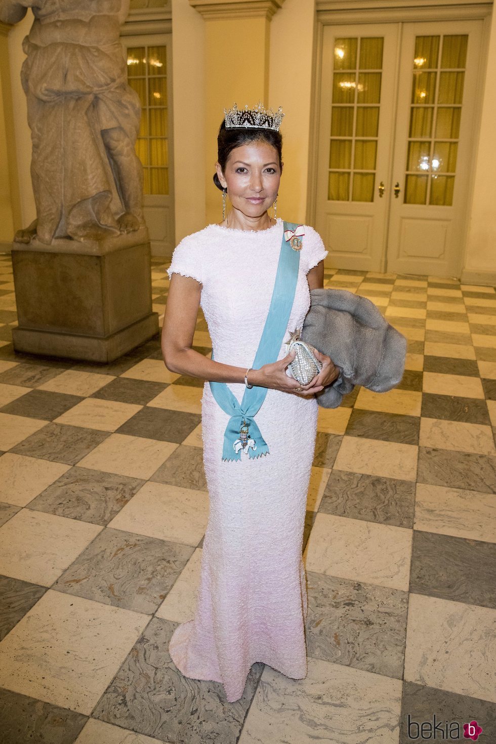 Alexandra Manley en la cena de gala del 50 cumpleaños de Federico de Dinamarca