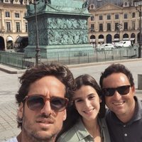 Feliciano López y Sandra con un amigo en París