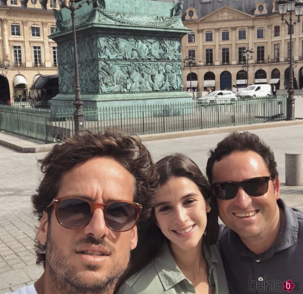 Feliciano López y Sandra con un amigo en París