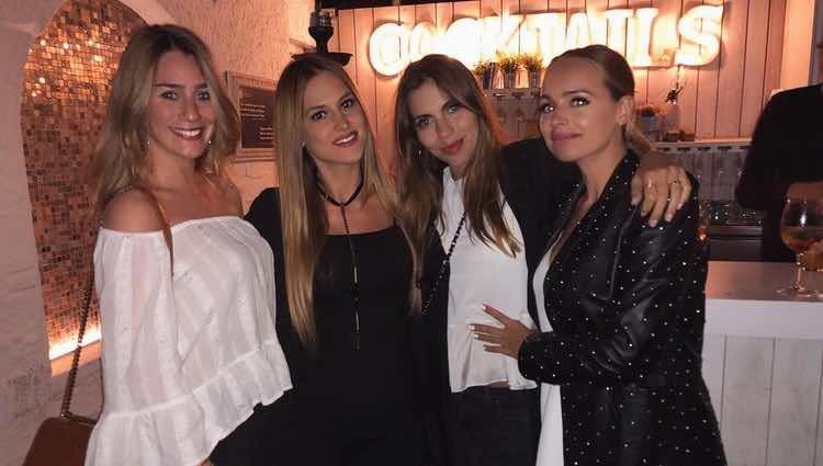 Julia Vigas, Elena Galera, Melissa Jiménez y Romarey Ventura en una escapada a la Costa Brava