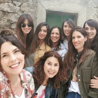 Isabel Jiménez y Sara Carbonero con otras amigas en Navalacruz