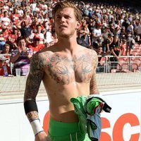 Loris Karius con el torso desnudo