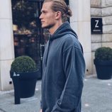 Loris Karius, de perfil y en sudadera