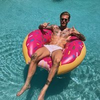 Loris Karius en la piscina