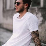 Loris Karius, derrochando sensualidad en gafas de sol