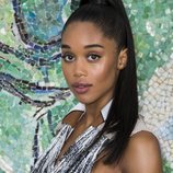 Laura Harrier en Louis Vuitton Cruise 2019