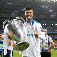 Marco Asensio celebrando la Champions 2018 en Kiev