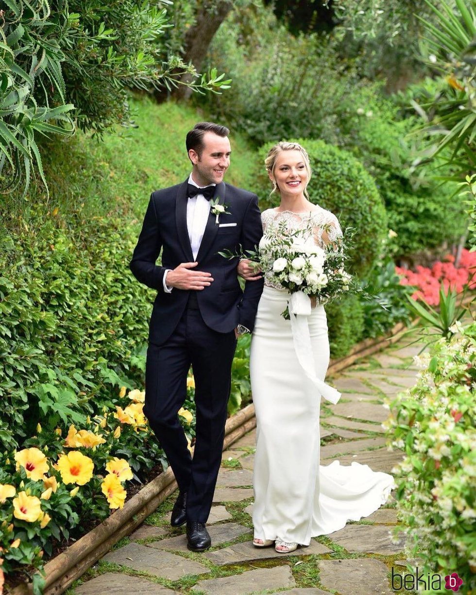 Matthew Lewis en día de su boda con Angela Jones en Italia