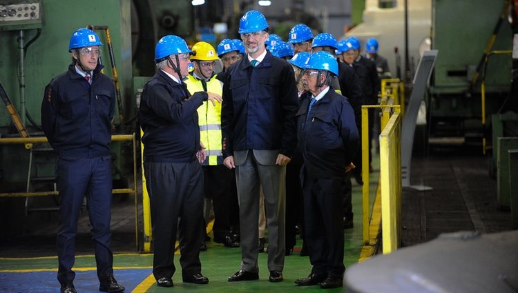 El Rey Felipe visita la fábrica Sidenor en Reinosa