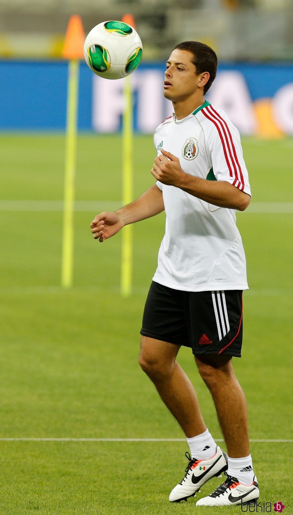 Chicharito Hernández con la selección mexicana