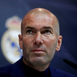 Zidane dimite como entrenador del Real Madrid