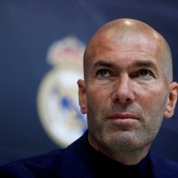 Zidane dimite como entrenador del Real Madrid