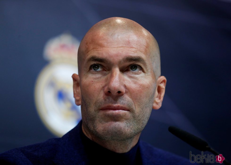 Zidane dimite como entrenador del Real Madrid