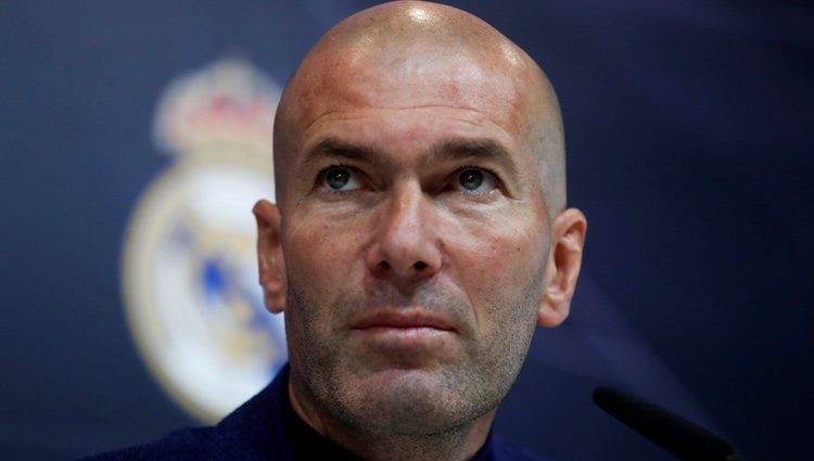 Zidane dimite como entrenador del Real Madrid