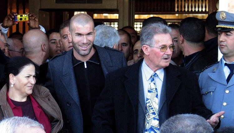 Zidane junto a sus padres en Argelia