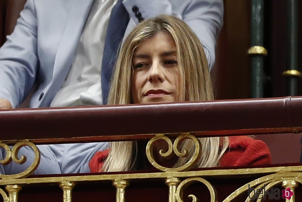 Begoña Gómez en el Congreso viendo cómo era nombrado Pedro Sánchez Presidente del Gobierno