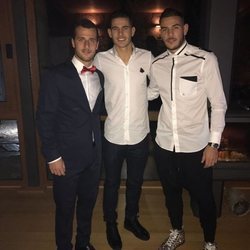 Theo y Lucas Hernández junto a un amigo en la Nochevieja de 2016